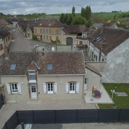 Au 24 Villa Villiers-Louis Bagian luar foto