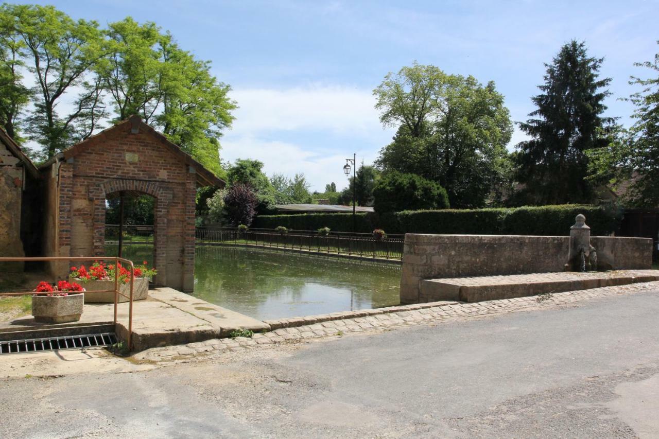 Au 24 Villa Villiers-Louis Bagian luar foto